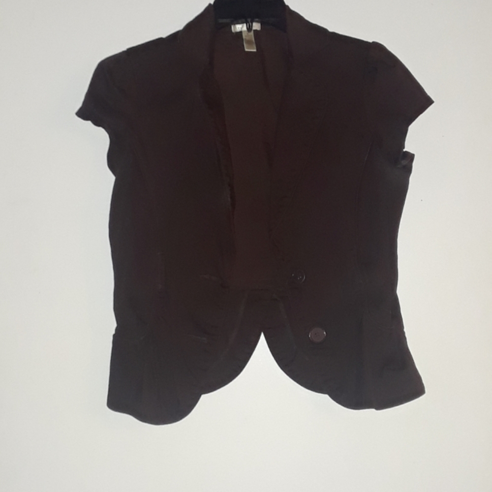 Sleeveless blazer